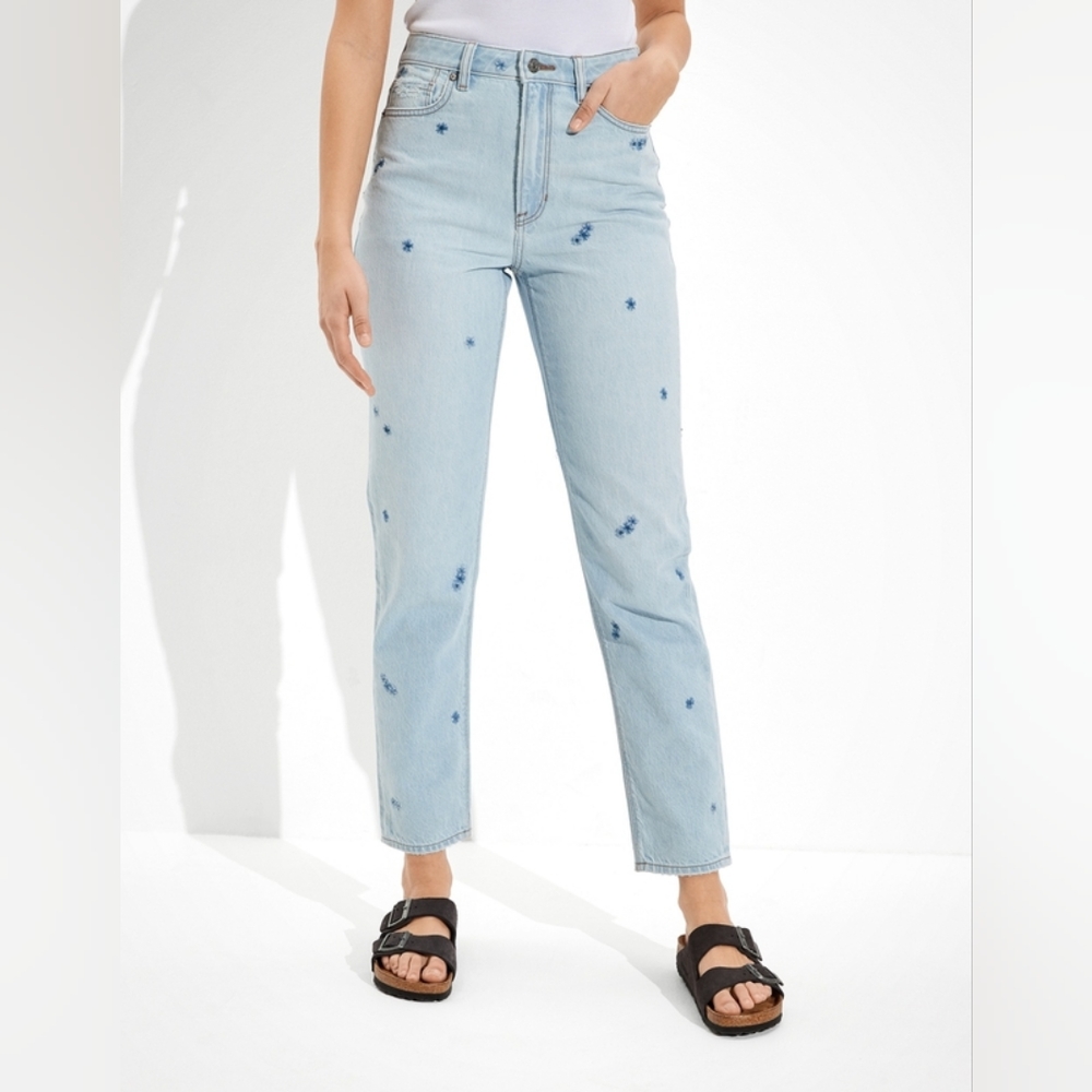 AE Highest Waist Embroidered Flowers Mom Jean, Size 18, Short